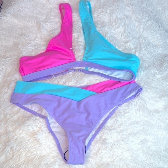 Bathing suits size L - Picture 2 of 10